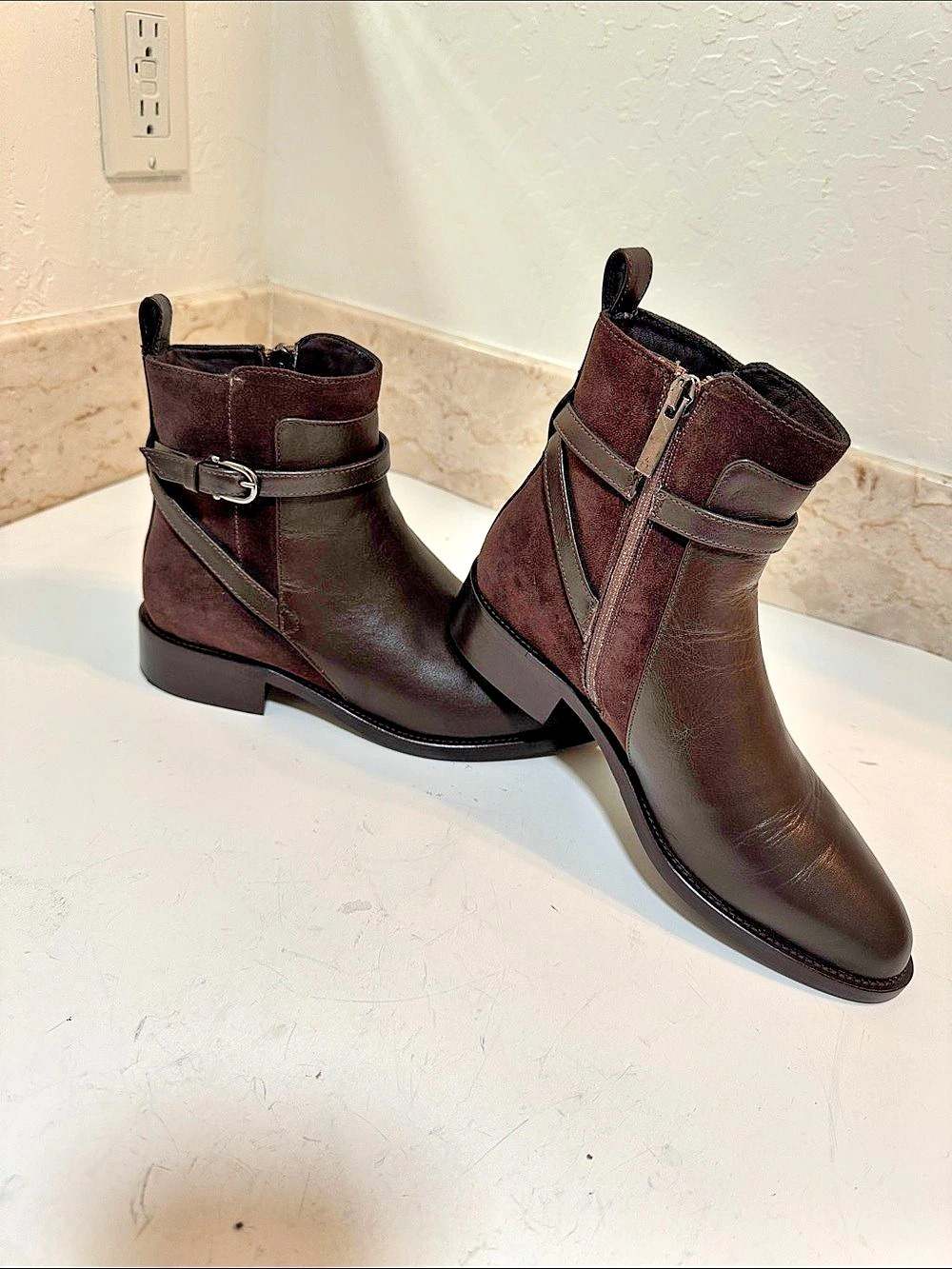 Aquatalia Women's Brown Ankle Boots. EUC.